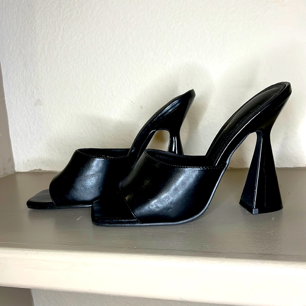 Fashion Nova square toe heels size 8